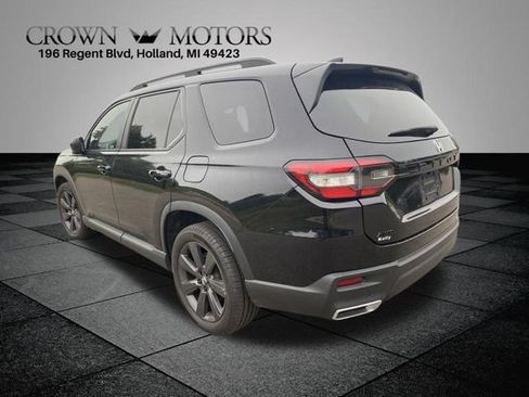 Used 2023 Honda Pilot Sport image 9