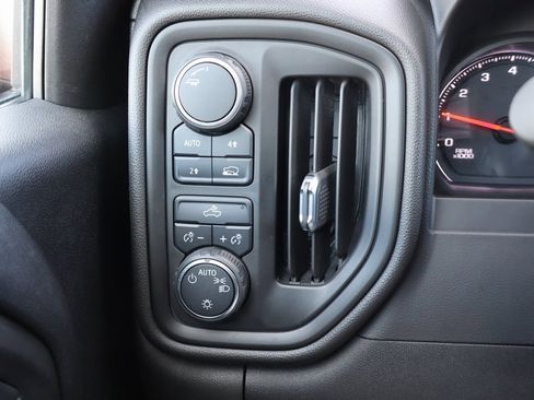 Used 2021 Chevrolet Silverado 1500 Custom image 8