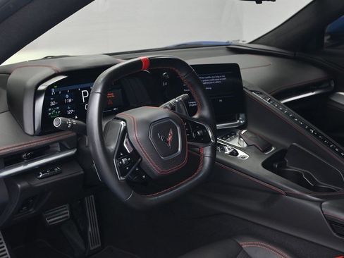 Used 2022 Chevrolet Corvette Stingray Premium Conv w/ Z51 Performance Package RWD image 13