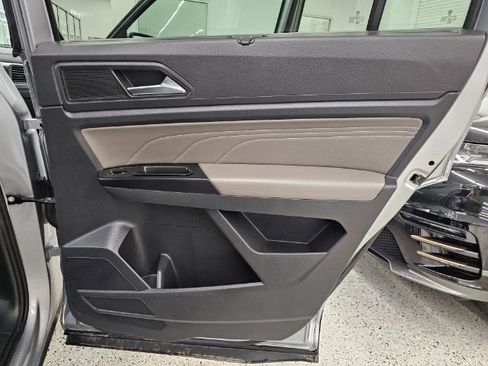 Used 2021 Volkswagen Atlas SE image 29