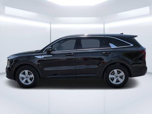 Used 2024 Kia Sorento LX FWD image 6