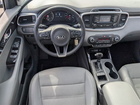 Used 2016 Kia Sorento EX image 13