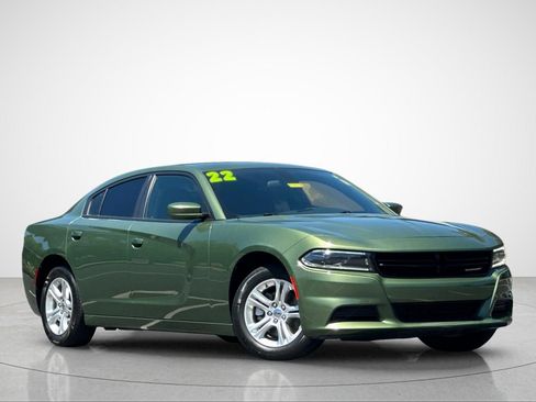 Used 2022 Dodge Charger SXT RWD image 2