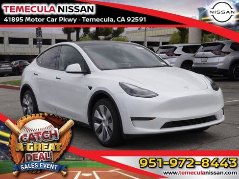 Used 2023 Tesla Model Y AWD image 1