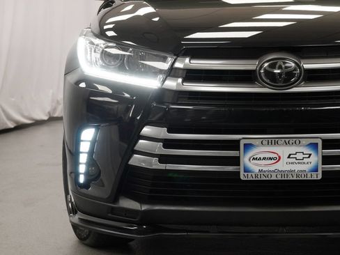 Used 2018 Toyota Highlander Limited AWD/4WD image 12
