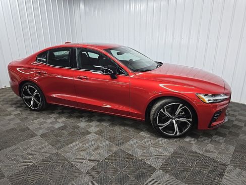 Used 2023 Volvo S60 B5 Ultimate image 1
