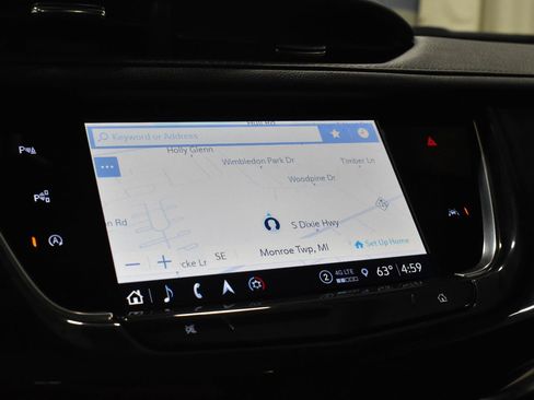 Certified 2024 Cadillac XT6 Premium Luxury w/ Technology Package AWD/4WD image 18