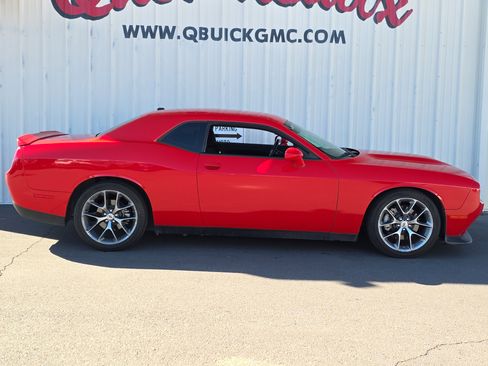Used 2022 Dodge Challenger GT image 8
