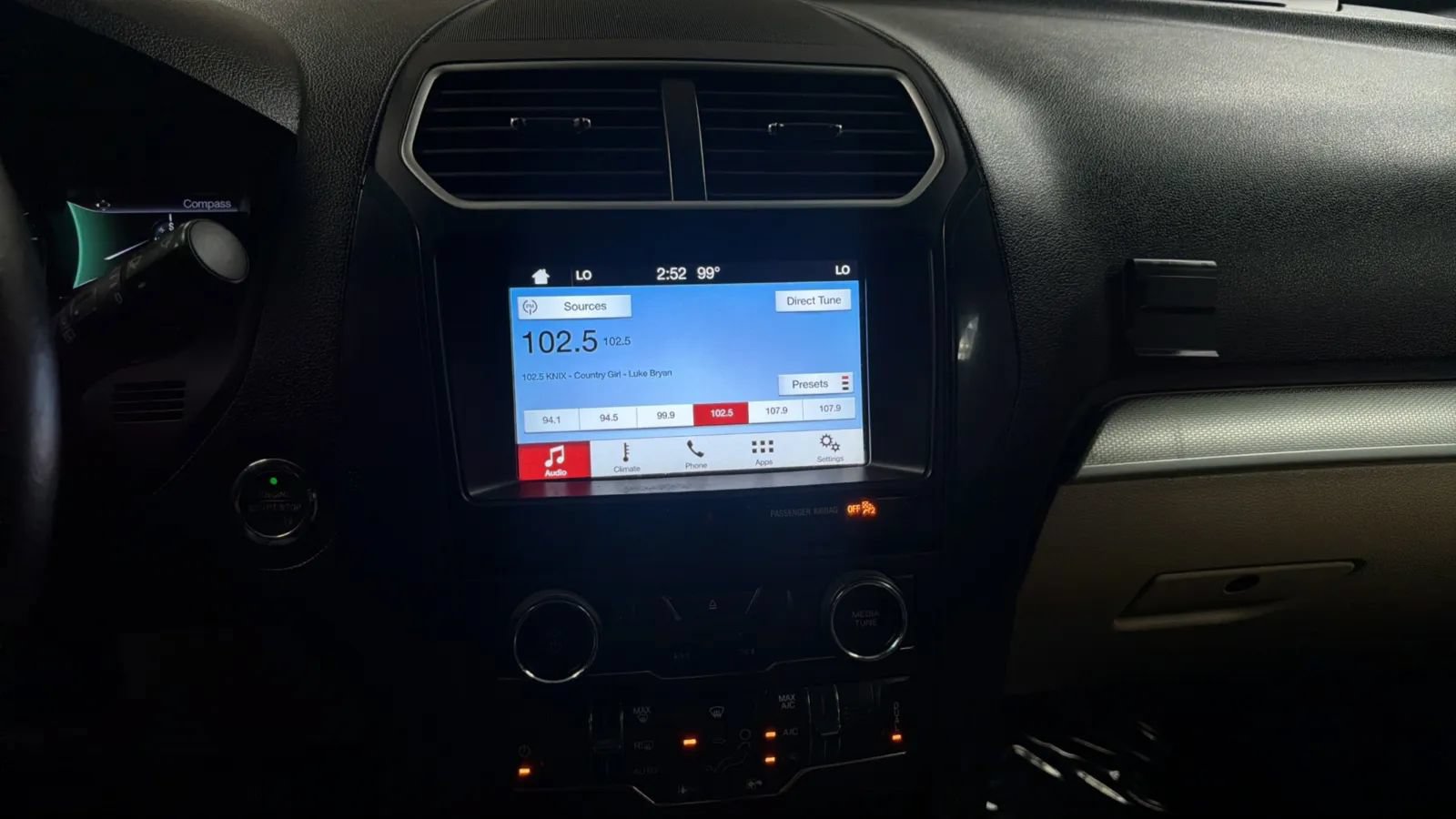 Used 2017 Ford Explorer XLT w/ Equipment Group 201A FWD image 13