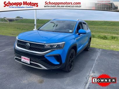 Used 2023 Volkswagen Taos SE w/ Panoramic Sunroof Package