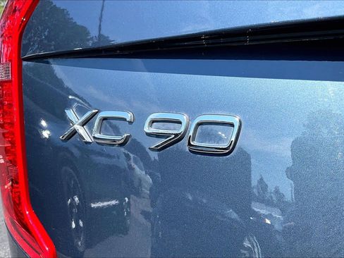 Used 2023 Volvo XC90 B5 Plus w/ Protection Package Premier image 31