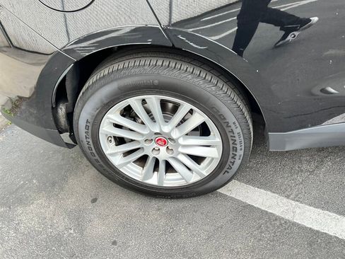 Used 2017 Jaguar F-PACE Prestige image 11