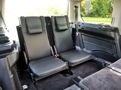 Used 2016 Land Rover LR4 HSE Silver Edition AWD/4WD image 76