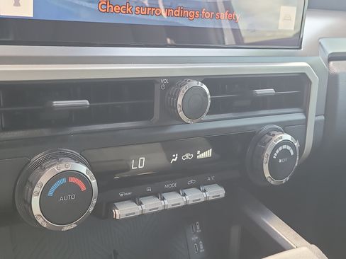 Used 2024 Toyota Tacoma TRD Sport RWD image 25