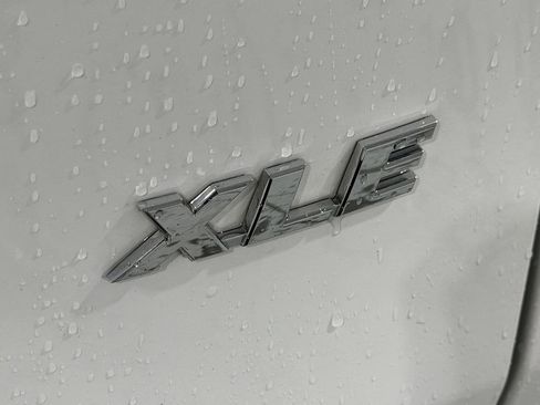 Used 2025 Toyota RAV4 XLE FWD image 11