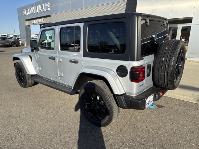 Used 2023 Jeep Wrangler Unlimited Sahara AWD/4WD image 2