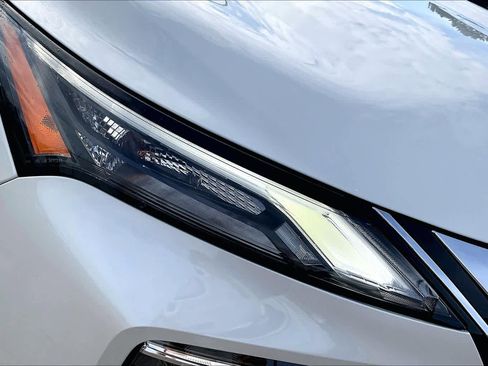 Used 2023 Nissan Rogue SL image 27