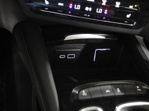 Used 2023 Buick Envision Essence FWD image 18