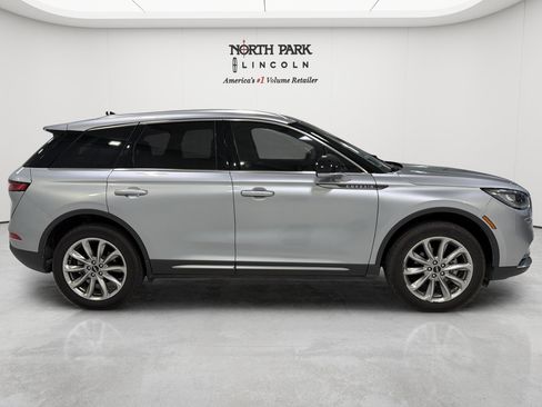 Used 2022 Lincoln Corsair FWD w/ Premium Package image 7
