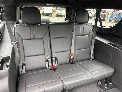 Used 2022 Chevrolet Suburban RST w/ Luxury Package AWD/4WD image 45