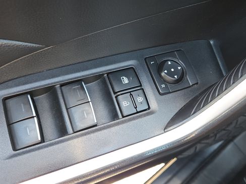 Used 2022 Toyota RAV4 XLE FWD image 33