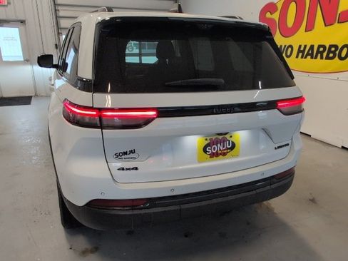 Used 2023 Jeep Grand Cherokee Limited w/ Luxury Tech Group II image 36