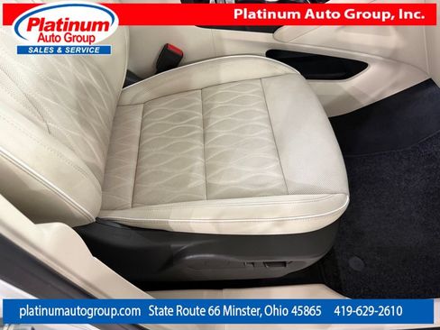 Used 2023 Buick Envision Avenir AWD/4WD image 41