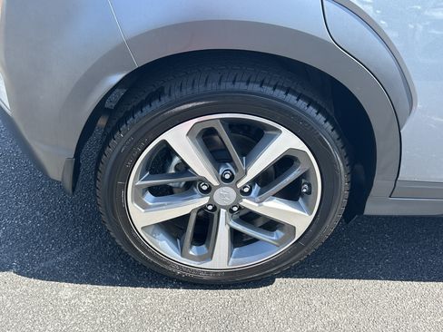 Used 2021 Hyundai Kona Ultimate FWD image 19