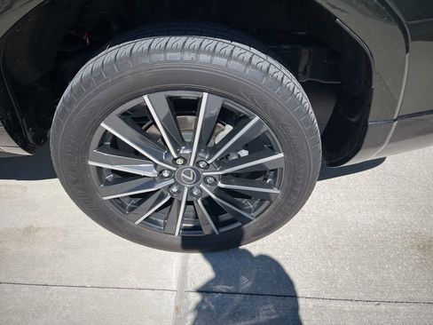 Certified 2024 Lexus GX 550 w/ Accessory Package (Z1) image 13