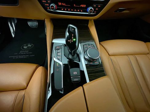 Used 2020 BMW 540i xDrive w/ M Sport Package image 18