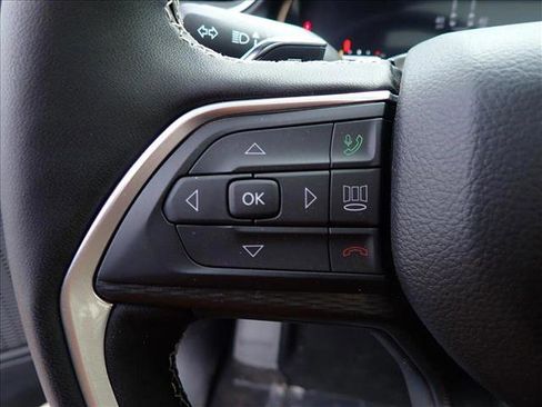 New 2025 Jeep Grand Cherokee L Altitude image 16