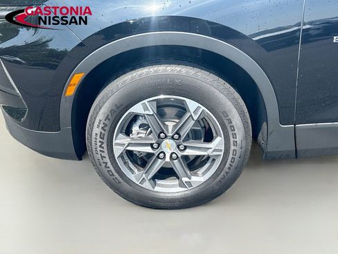 Used 2025 Chevrolet Blazer LT AWD/4WD image 41