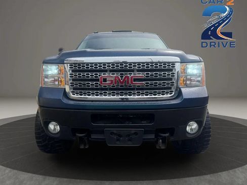 Used 2012 GMC Sierra 2500 Denali w/ Suspension Package, Off-Road AWD/4WD image 3
