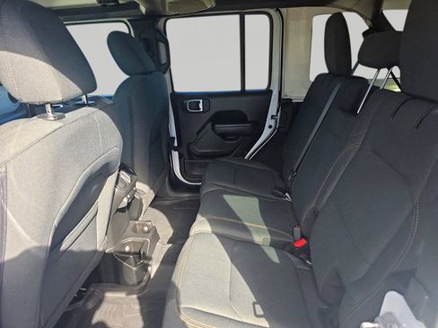 Used 2024 Jeep Wrangler Sport S image 15