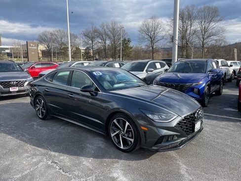 Used 2022 Hyundai Sonata SEL Plus w/ Cargo Package FWD image 2