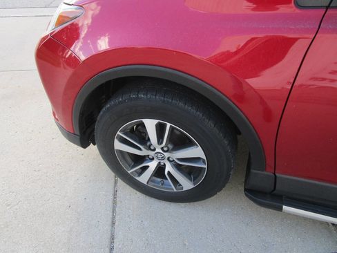 Used 2016 Toyota RAV4 XLE AWD/4WD image 19