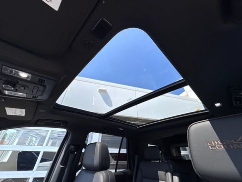 Used 2021 Chevrolet Tahoe High Country AWD/4WD image 20