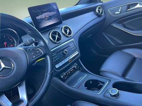 Used 2019 Mercedes-Benz GLA 250 4MATIC image 18