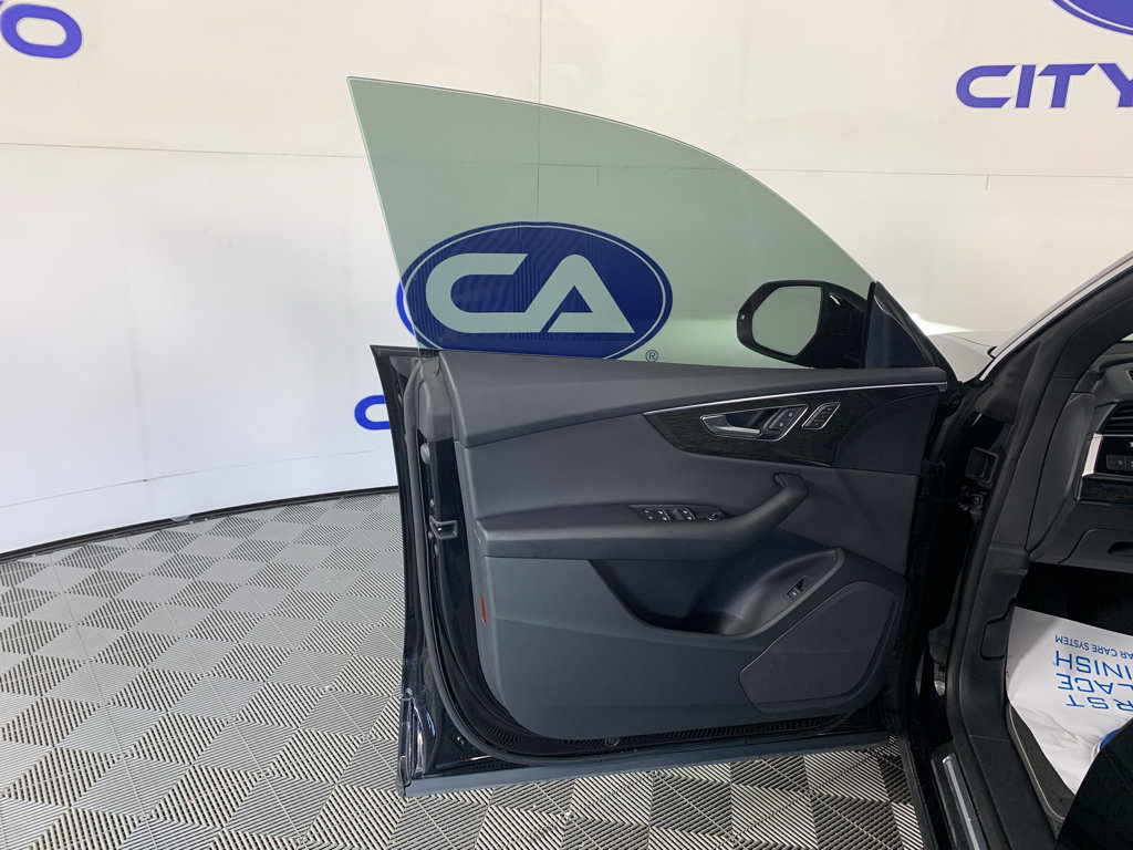 Used 2019 Audi Q8 Premium w/ Convenience Package AWD/4WD image 13