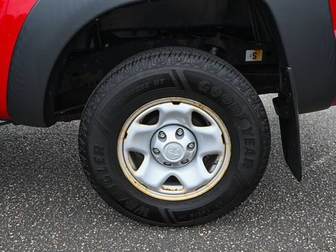 Used 2014 Toyota Tacoma 4x4 Regular Cab image 13