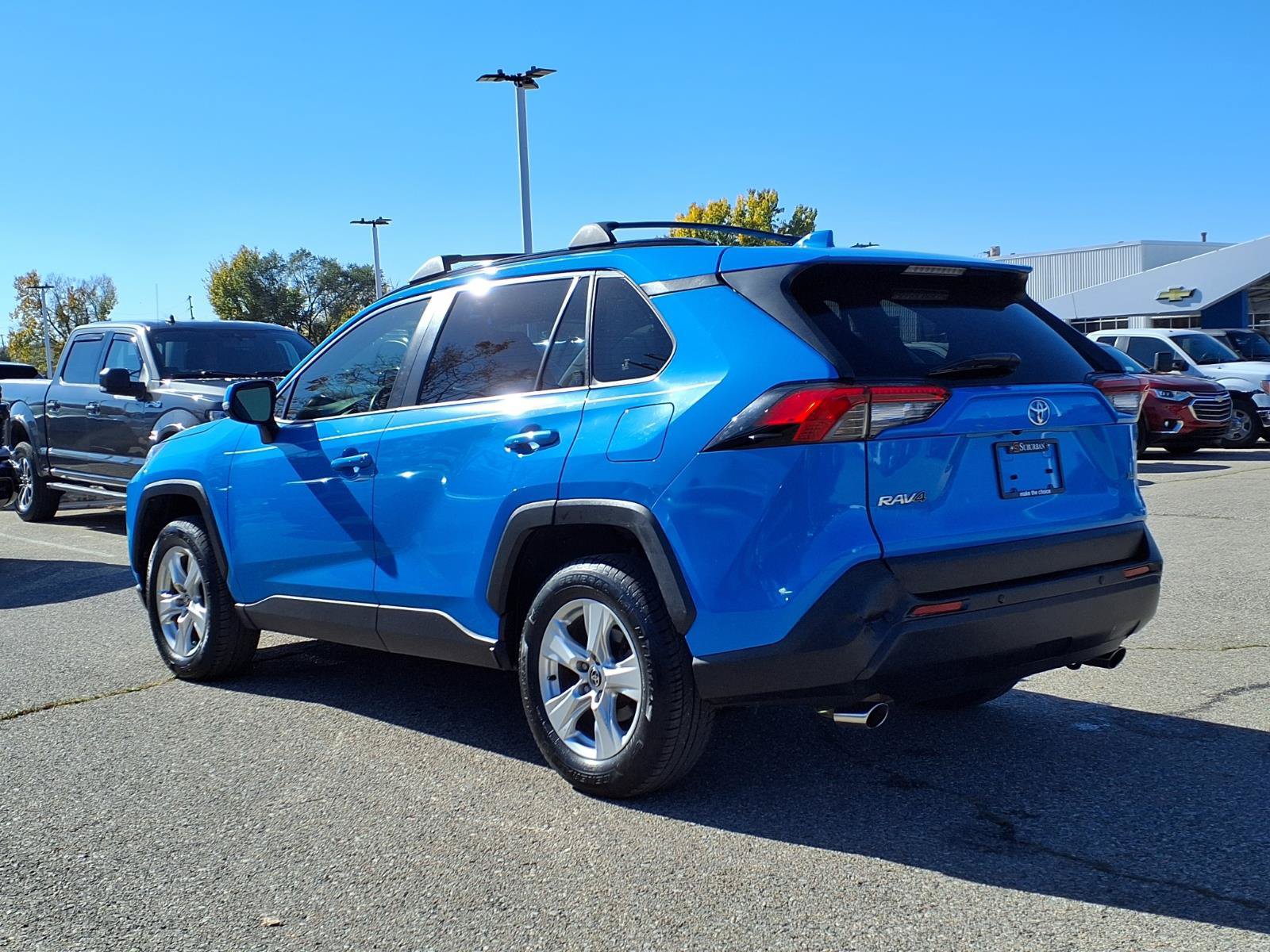 Used 2020 Toyota RAV4 XLE w/ Convenience Package FWD image 7