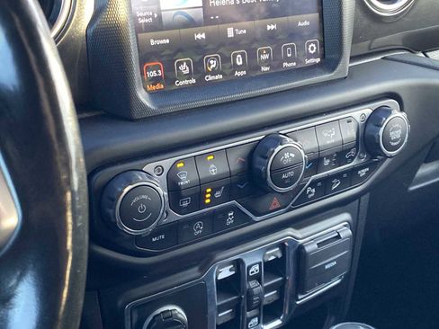 Used 2021 Jeep Wrangler Unlimited Sahara AWD/4WD image 24
