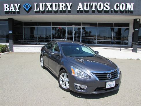 Used 2013 Nissan Altima 2.5 SL w/ Technology Pkg FWD image 1