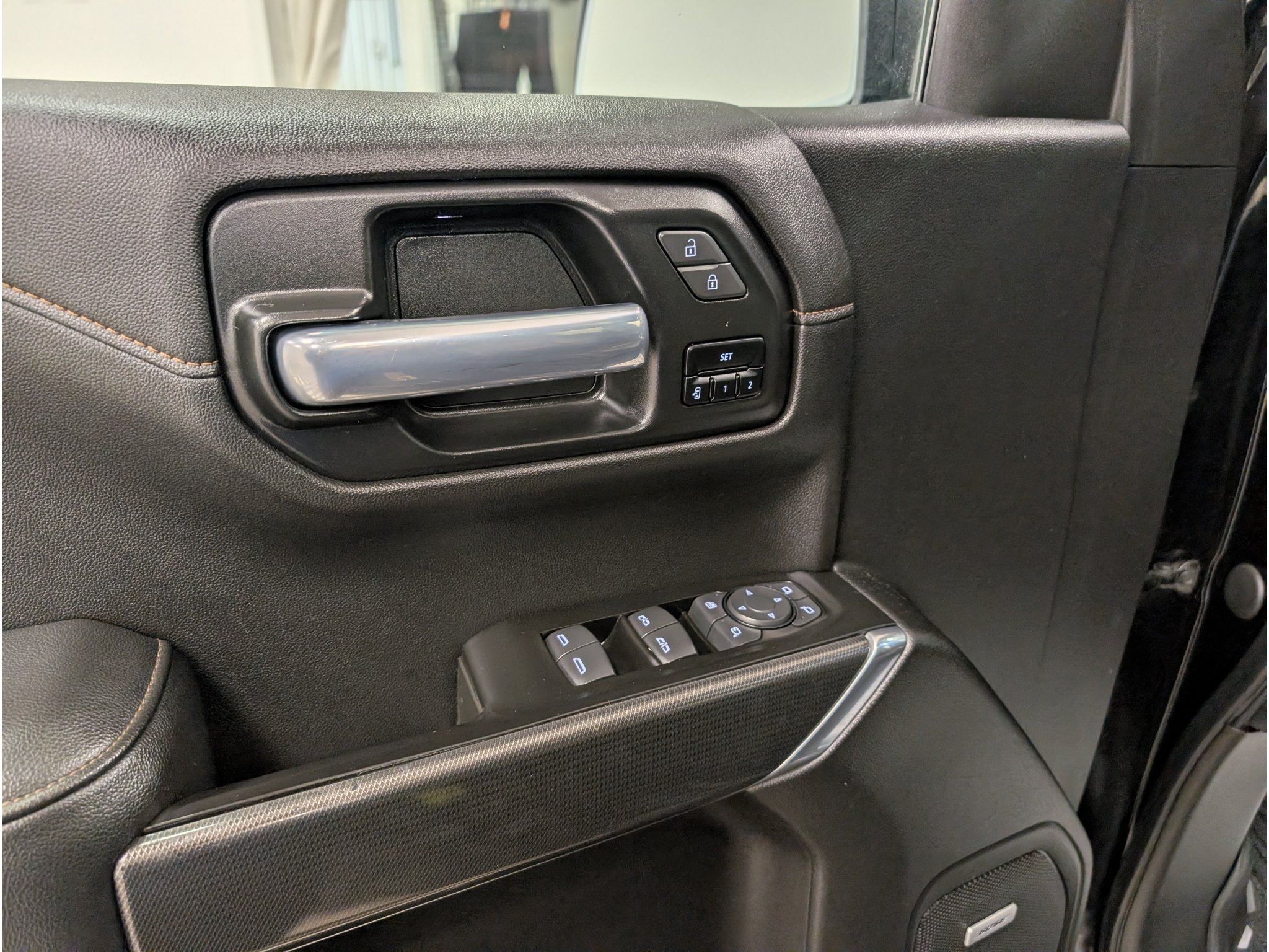 Used 2020 GMC Sierra 1500 AT4 w/ AT4 Premium Package AWD/4WD image 8