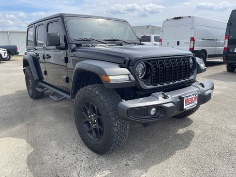 Used 2024 Jeep Wrangler Unlimited Sport AWD/4WD image 2