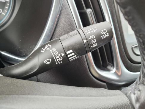 Used 2022 Chevrolet Equinox LT FWD image 36