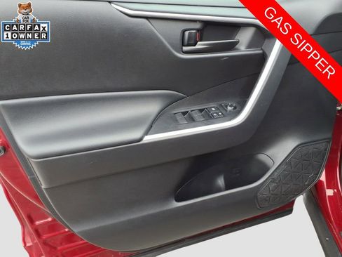 Used 2023 Toyota RAV4 LE image 17