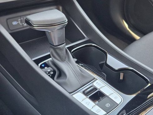 Certified 2025 Hyundai Tucson SE FWD image 16