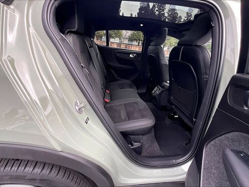 Used 2023 Volvo C40 P8 Recharge Ultimate image 30