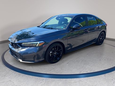 Used 2025 Honda Civic Sport image 1